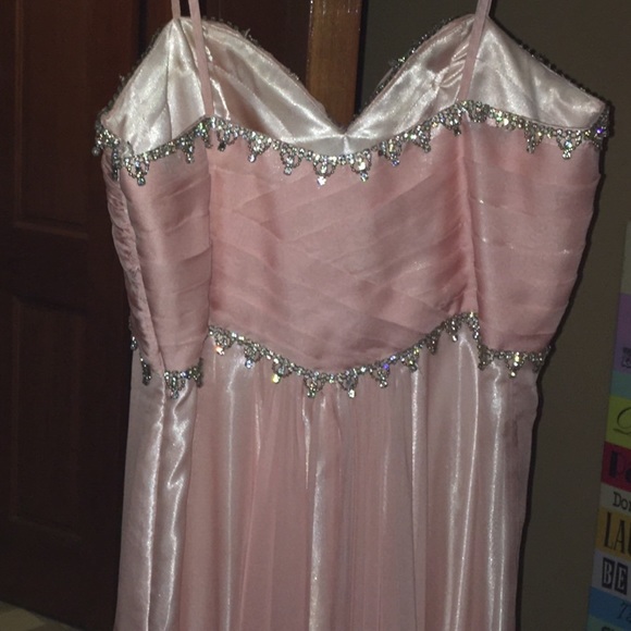 PROM DRESS💄👠 - Picture 2 of 4