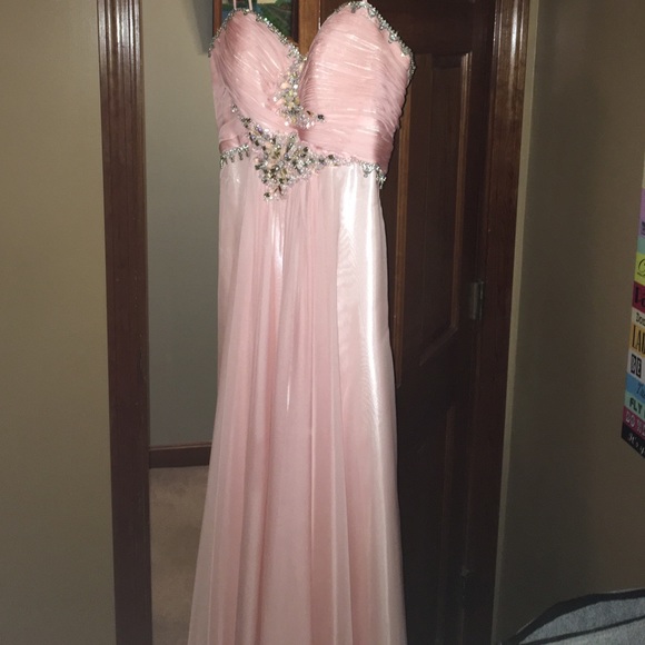 PROM DRESS💄👠 - Picture 4 of 4