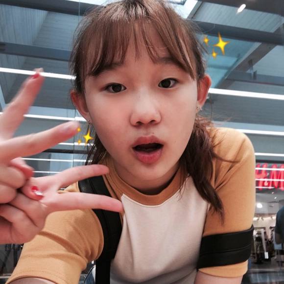 Meet your Posher, Chloe - Picture 1 of 1