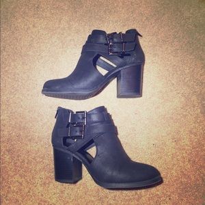 Black heeled booties