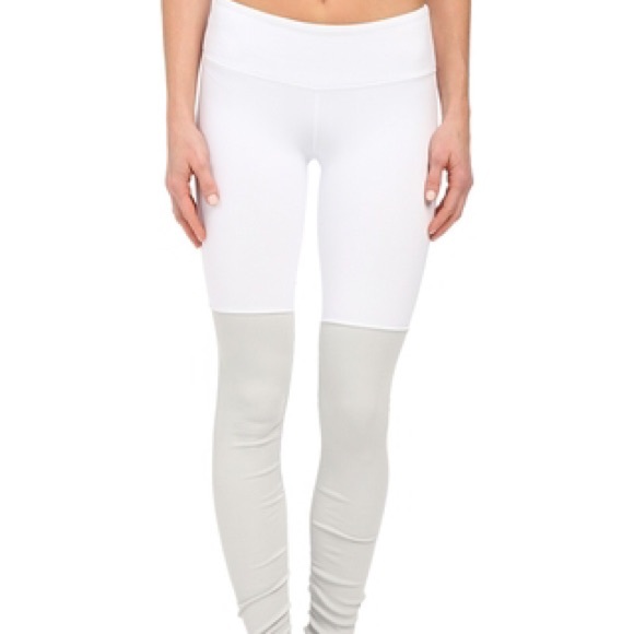 ISO Alo goddess leggings vapor grey
