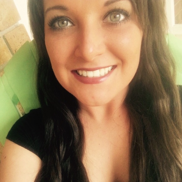 Meet your Posher, Amber - Picture 3 of 3