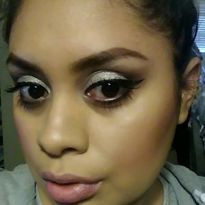 Meet your Posher, Isaura