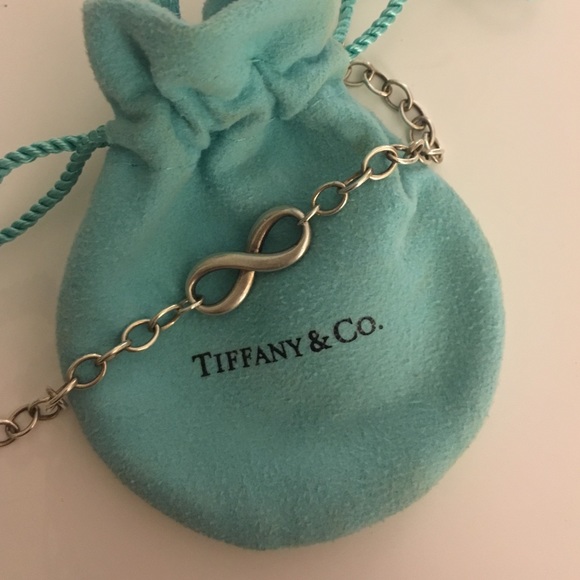 Tiffany &Co. chain infinity bracelet