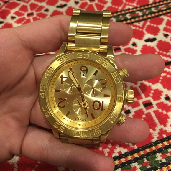 Nixon 42-20 gold chrono