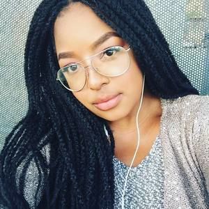 Meet your Posher, Ebony