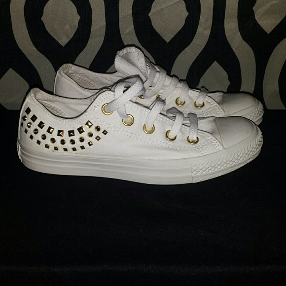 White & gold converse