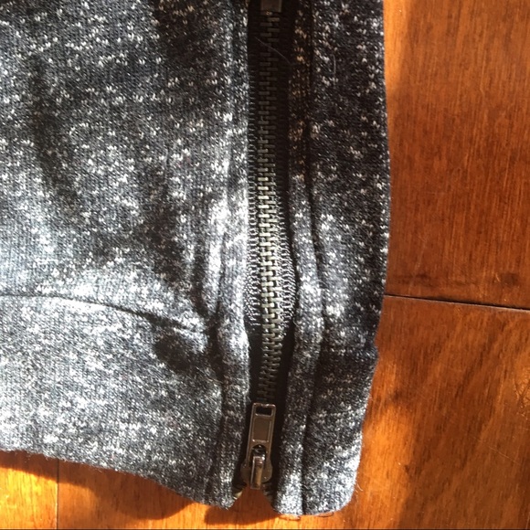 Joggers - Picture 2 of 3