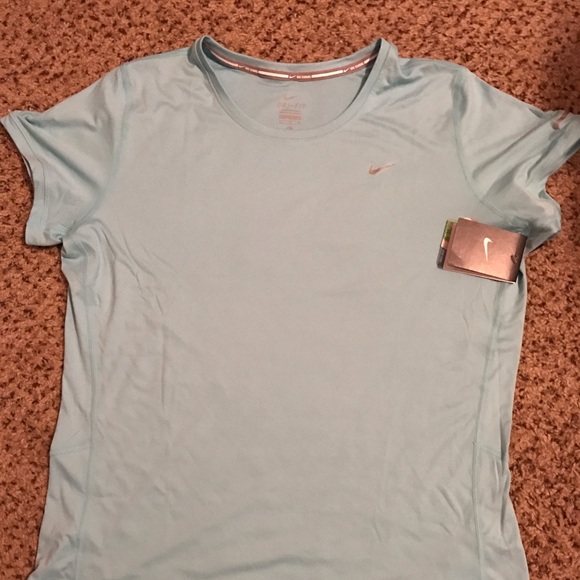 NWT Nike Workout Exercise Dri-Fit Shirt Size XL