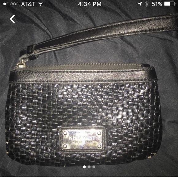 9 west wristlet - Picture 1 of 1