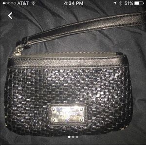 9 west wristlet