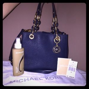 New Michael kors purse