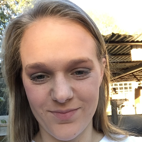 Meet your Posher, Kasie - Picture 1 of 1