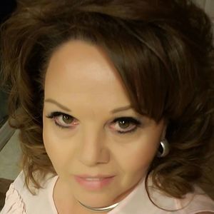 Meet your Posher, Brenda