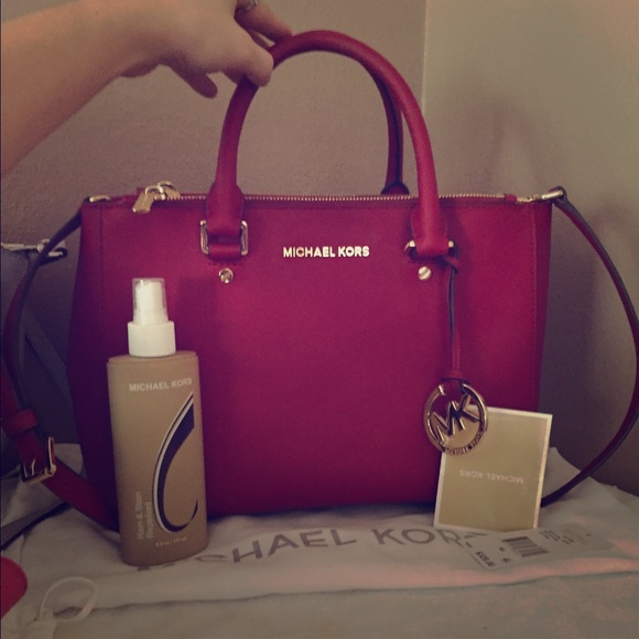 New Michael kors purse