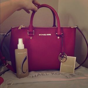 New Michael kors purse