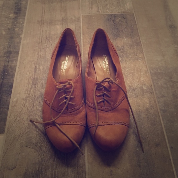 NATURALIZER Oxford Style Shoes