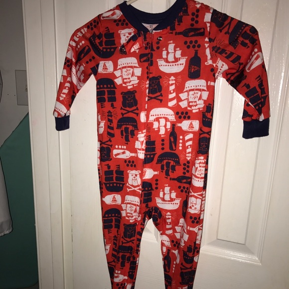 2T TWO Carters Flame Resistant footie pajamas - Picture 2 of 3