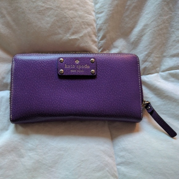 kate spade Handbags - Kate Spade Zip Wallet