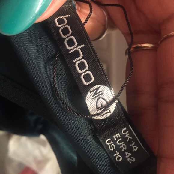 Green Dress - Picture 2 of 3