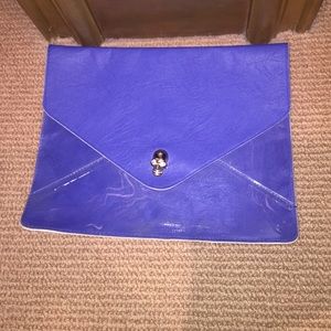 Skull envelope clutch