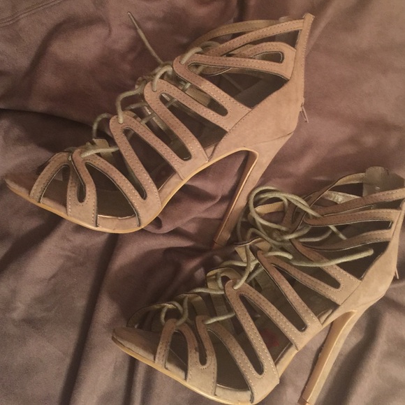 Never WORN! heels from FASHION NOVA!!