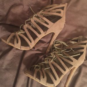 Never WORN! heels from FASHION NOVA!!