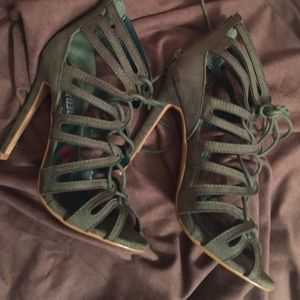 💥Never WORN before Heels from FASHION NOVA!!!💥