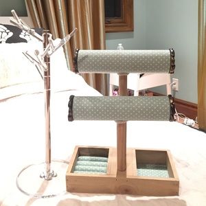 BUNDLE! Bracelet and necklace holder