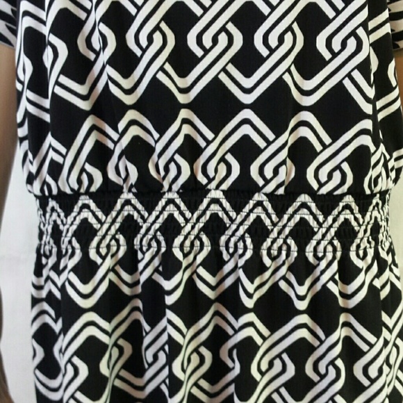 Alfani "Geo-Print" Short Sleeve Top - Picture 3 of 4