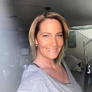 Meet your Posher, Deborah