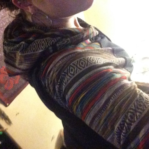 Very cute Aztec pattern hoodie - Picture 2 of 4