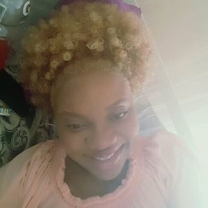 Meet your Posher, Rennay