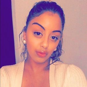 Meet your Posher, Alicea