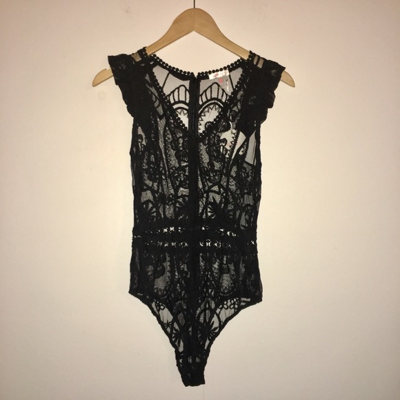1 left!! PRICE FIRM Lace Detail Sheer Bodysuit - Picture 5 of 6