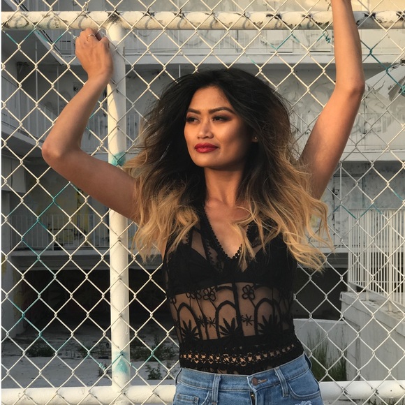 1 left!! PRICE FIRM Lace Detail Sheer Bodysuit - Picture 4 of 6