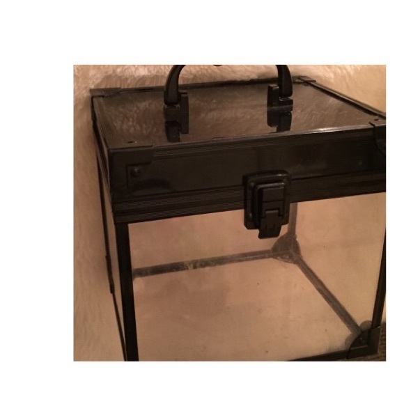 Makeup/ jewelry case