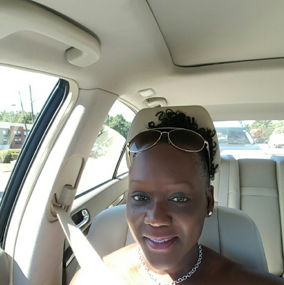 Meet your Posher, Cynthia