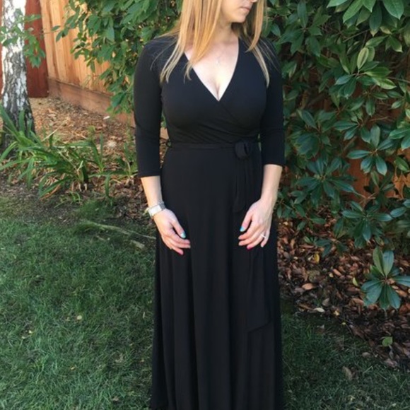 Bethany Wrap Dress! - Picture 4 of 4