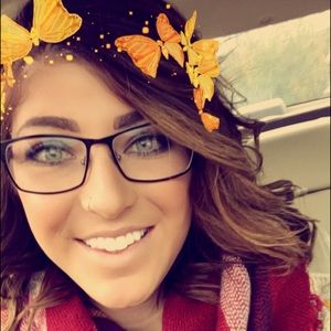 Meet your Posher, Lauren