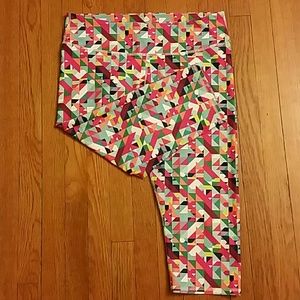 Fabletics crop workout pants geometric sz Large