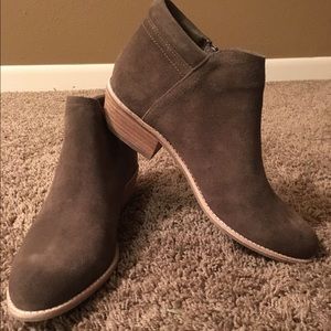New Never Worn - Steve Madden Booties - Sz 8