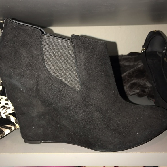 BCBG Suede boots - Picture 1 of 3