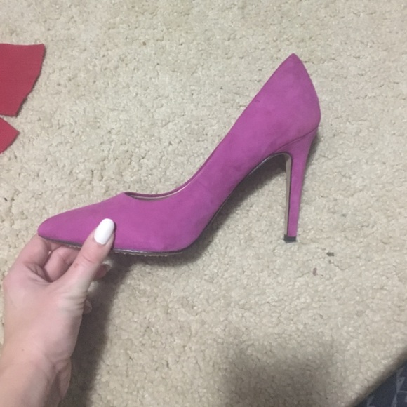 Vince Camuto pink suede pumps