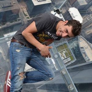 Meet your Posher, Munteanu