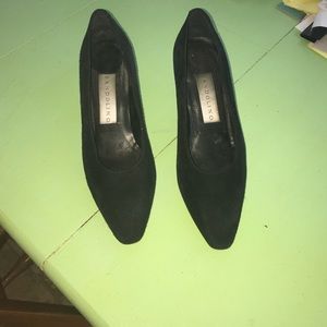 Soft and suede type material Bandolino Heels