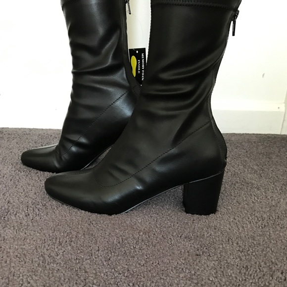 •Calf Low Heel Boots• - Picture 7 of 8