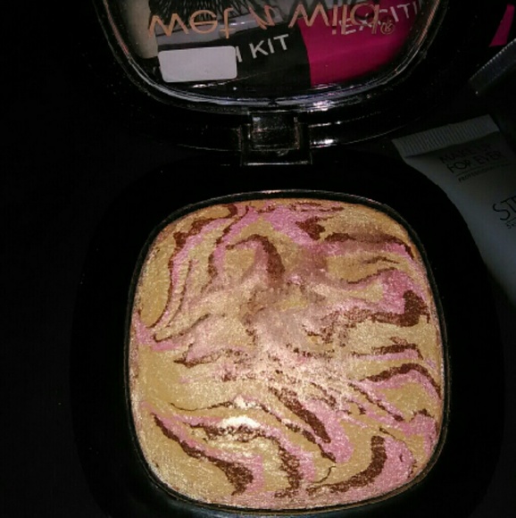 Wet n wild highlighter