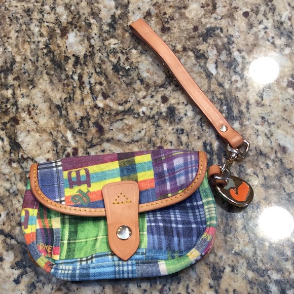 Dooney & bourke wristlet