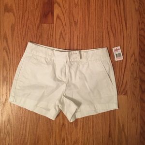 Vineyard vines white shorts